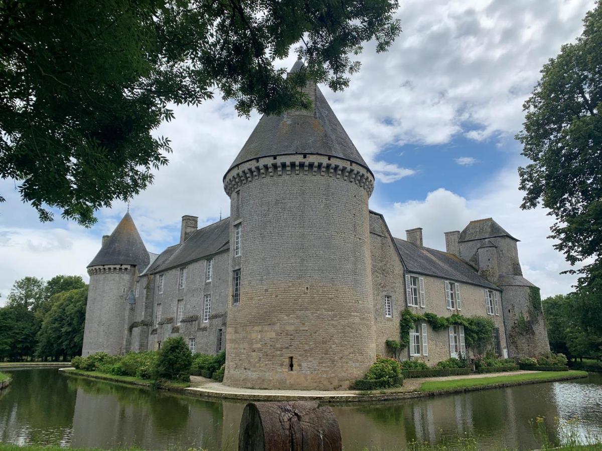 Gite "Au P'Tit Tourois" De Plain-Pied Tout Confort Avec Veranda Proche D'Omaha Beach Et De Bayeux Accueillant Les Animaux Exteriér fotografie