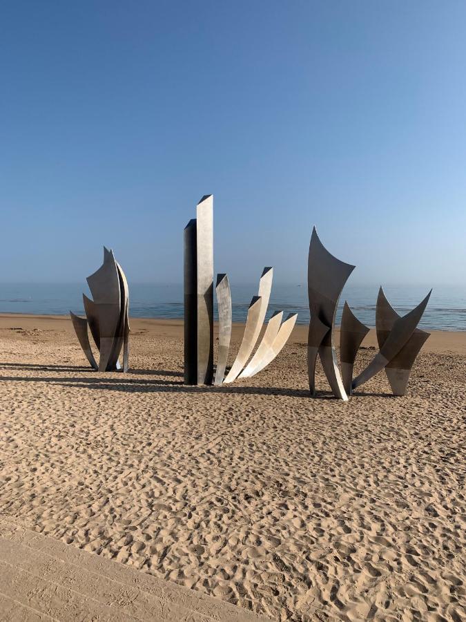 Gite "Au P'Tit Tourois" De Plain-Pied Tout Confort Avec Veranda Proche D'Omaha Beach Et De Bayeux Accueillant Les Animaux Exteriér fotografie